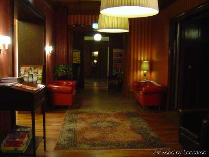 Stadt-Gut-Hotel Bogota Berlin Beltér fotó